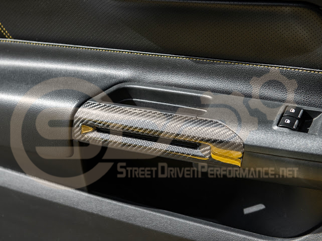 2024-UP FORD MUSTANG S650 | CARBON FIBER SIDE DOOR ARMREST PANEL TRIM COVER